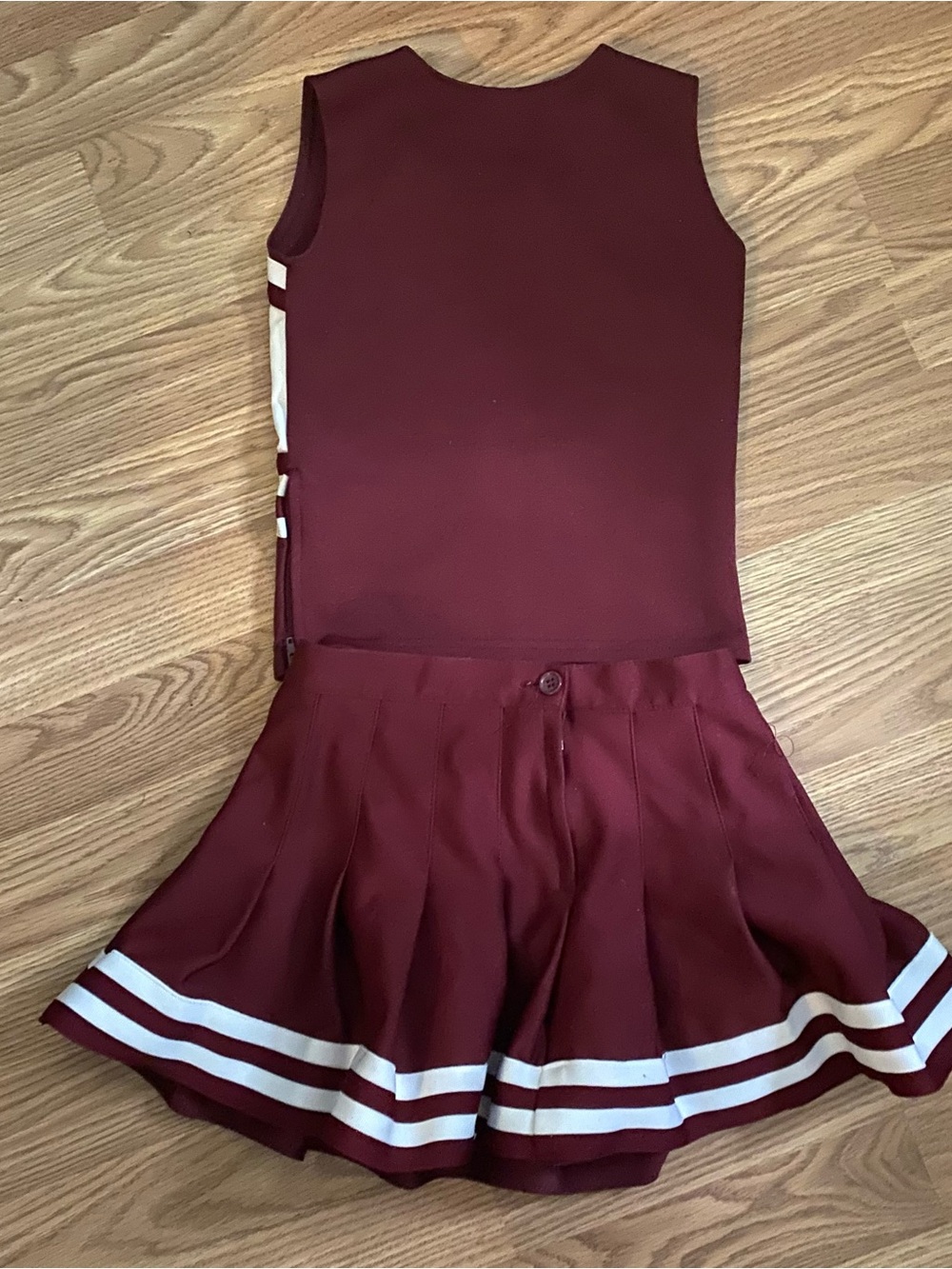 Chassè Girls Youth Cheerleaders Maroon & White Uniform: Size Small - Picture 6 of 7